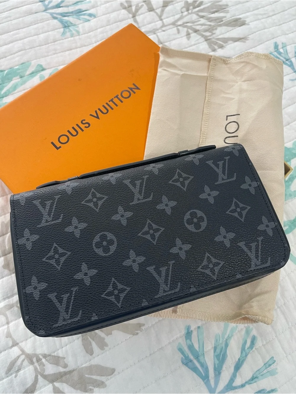 Louis Vuitton Black Monogram  Phone Case Wallet NOT AUTHENTIC. LOOKALIKE.